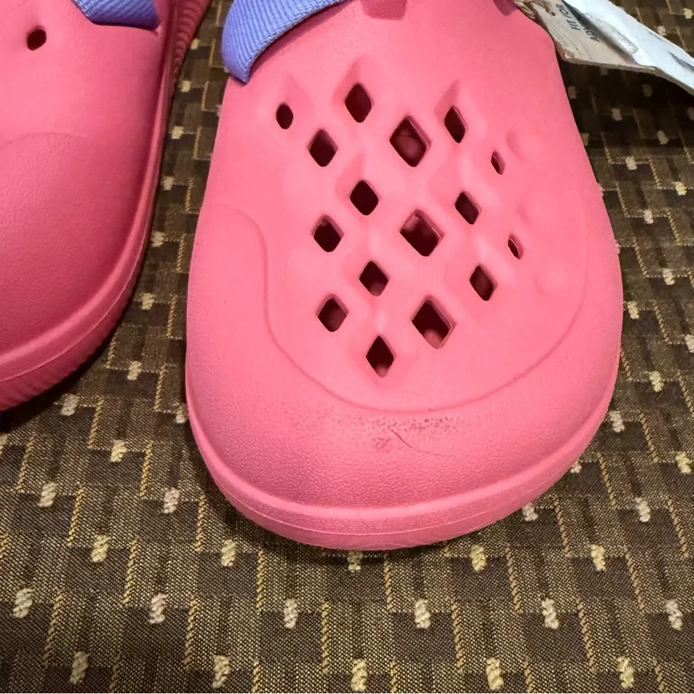 Chaco Chillos Rose Pink Yellow and Purple Clogs, size 5 NWT